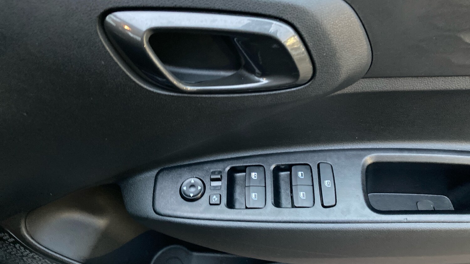 Used Hyundai i10 2024 for sale - 76532090: Photo 31