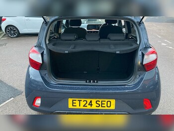 Used Hyundai i10 2024 for sale - 76532090: Photo