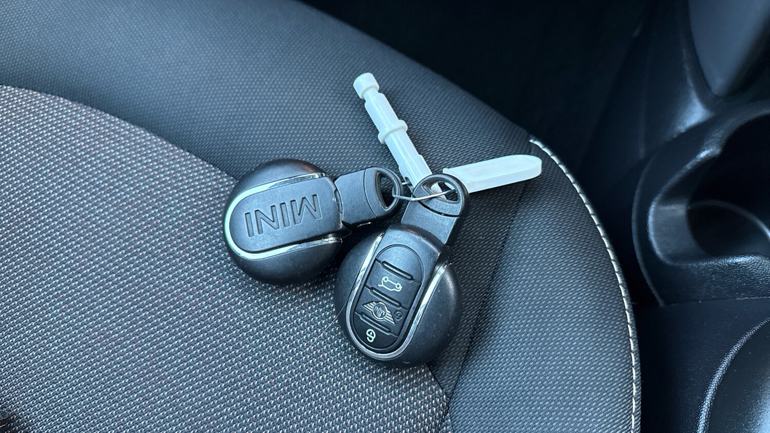 Used MINI Hatch 2019 for sale - 76682237: Photo 20