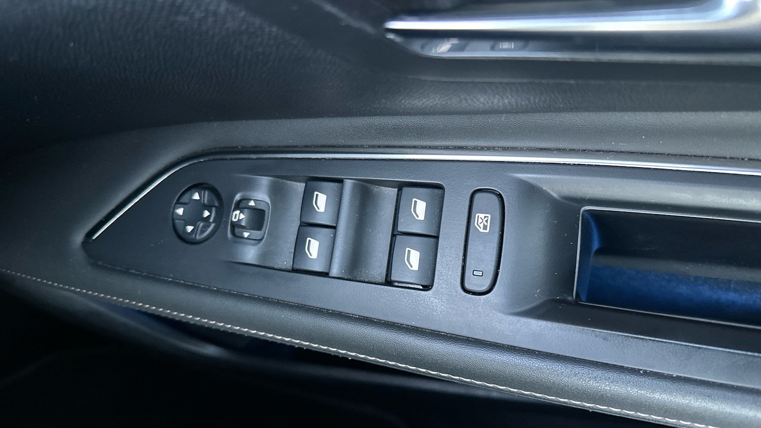 Used Peugeot 3008 2020 for sale - 77149207: Photo 30