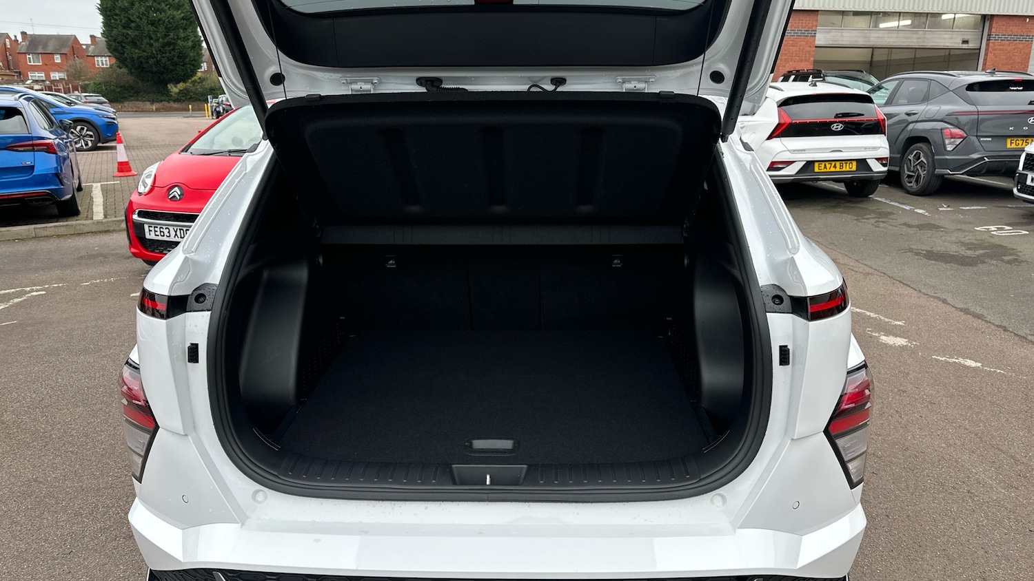 Used Hyundai KONA 2025 for sale - 76891614: Photo 4