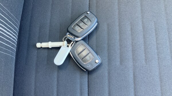 Used Hyundai i10 2023 for sale - 76146526: Photo 41