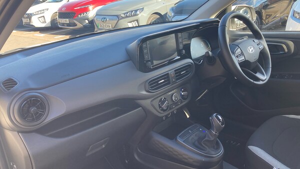 Used Hyundai i10 2023 for sale - 76146526: Photo 9