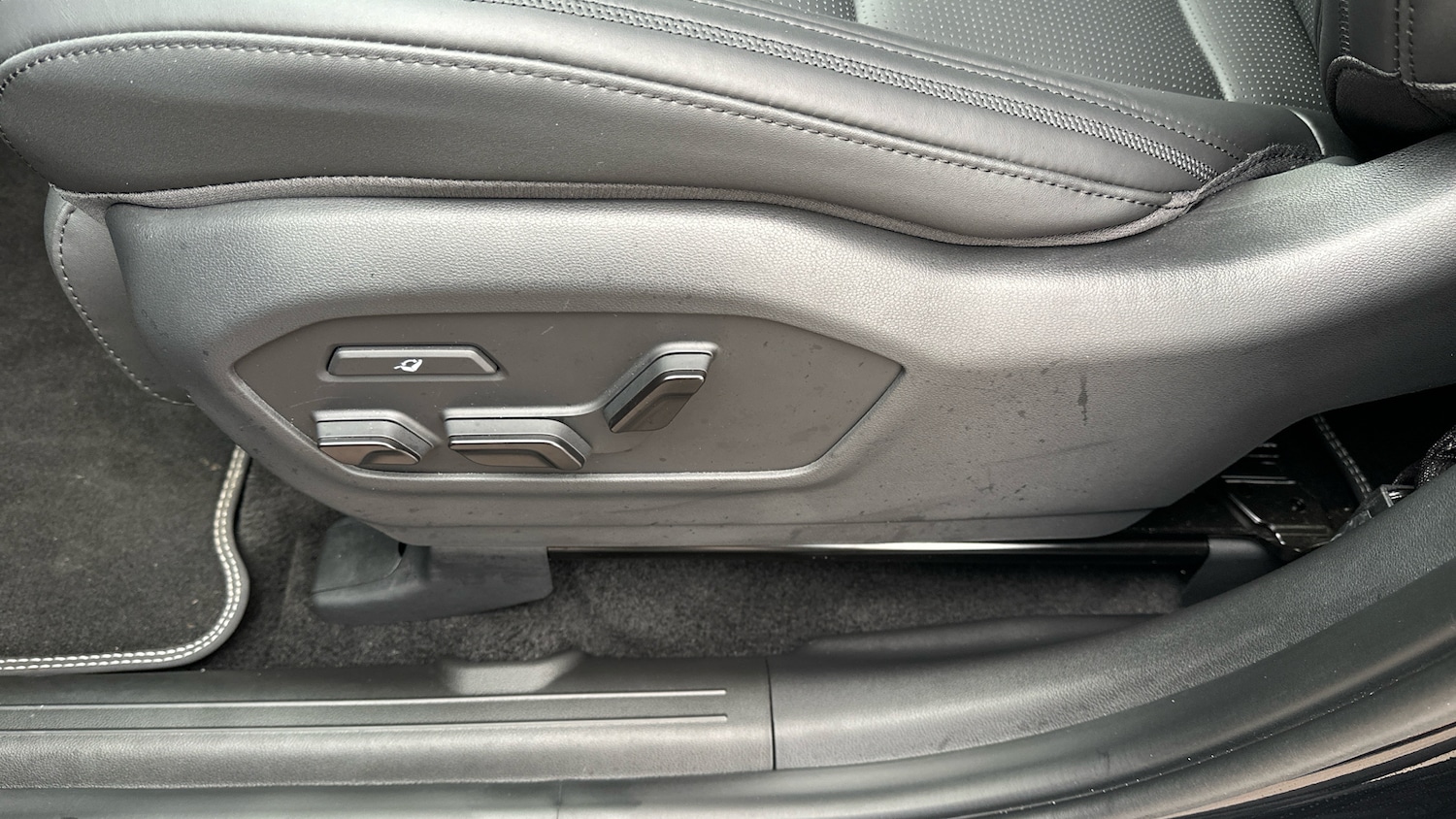 Used Hyundai Santa Fe 2025 for sale - 77088081: Photo 36