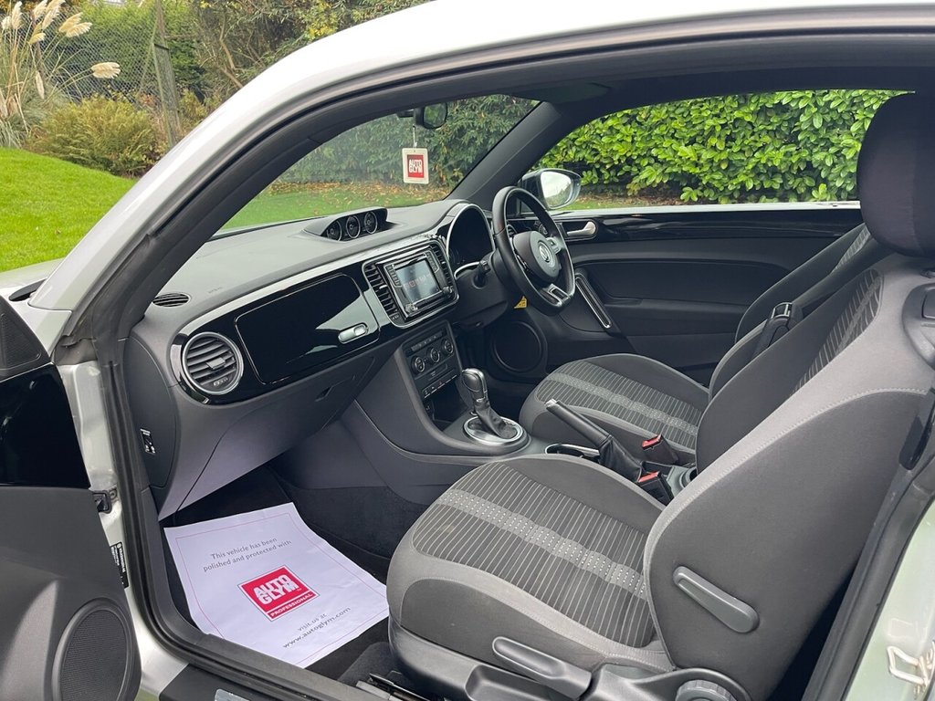 Used Volkswagen Beetle 2016 for sale - 76631716: Photo 28