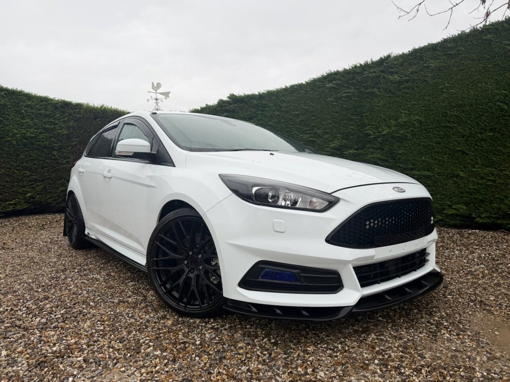 Used Ford Focus 2017 for sale - 76559116: Photo 1