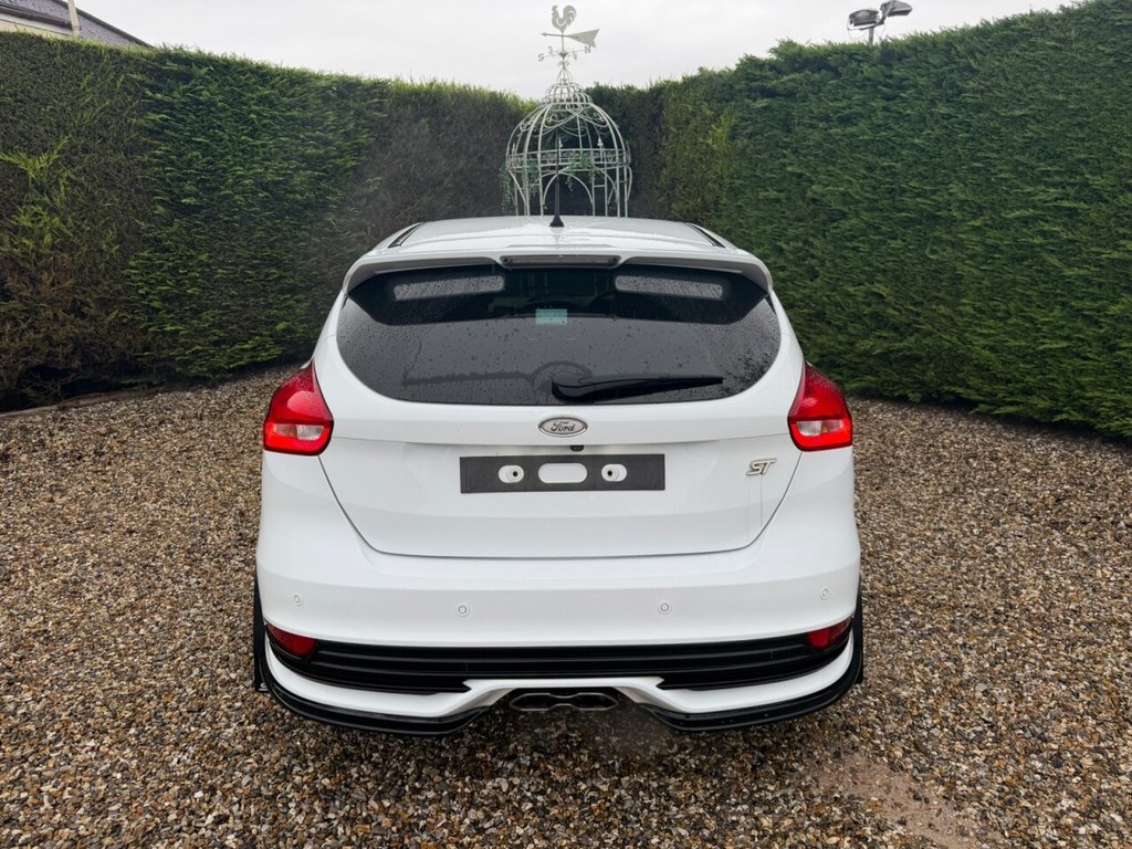 Used Ford Focus 2017 for sale - 76559116: Photo 3