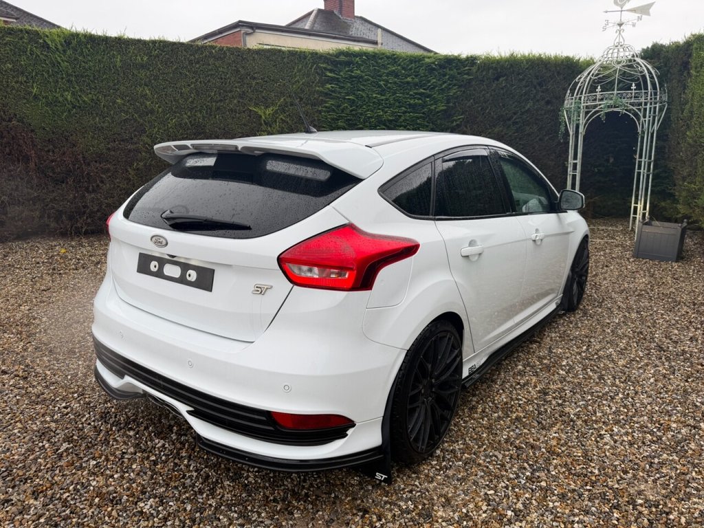 Used Ford Focus 2017 for sale - 76559116: Photo 8