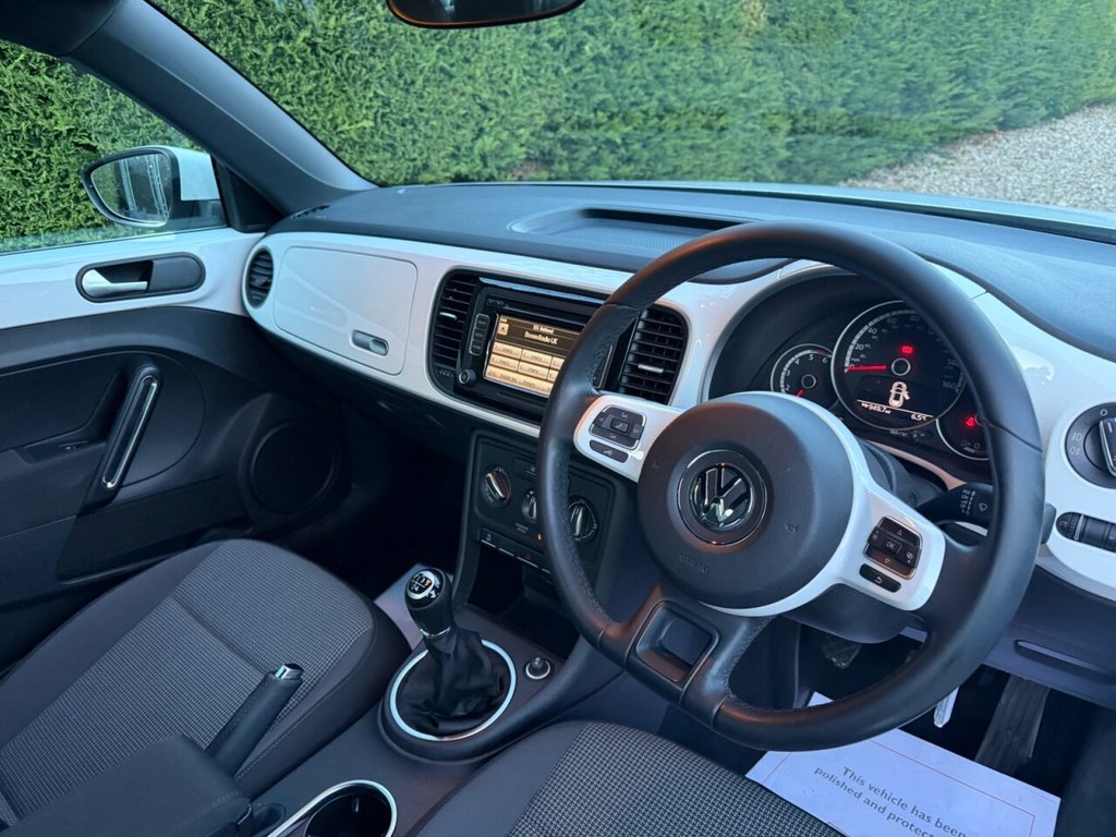 Used Volkswagen Beetle 2015 for sale - 77356676: Photo 11