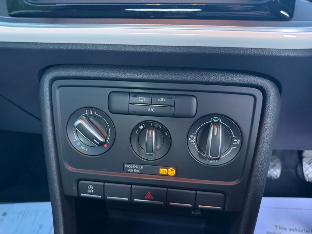 Used Volkswagen Beetle 2015 for sale - 77356676: Photo 13