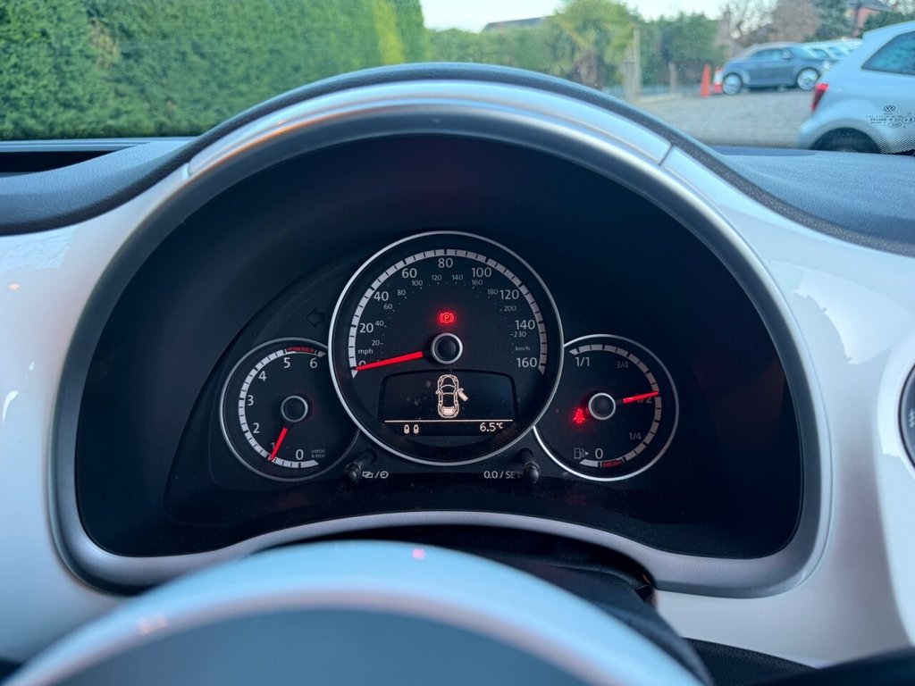 Used Volkswagen Beetle 2015 for sale - 77356676: Photo 16