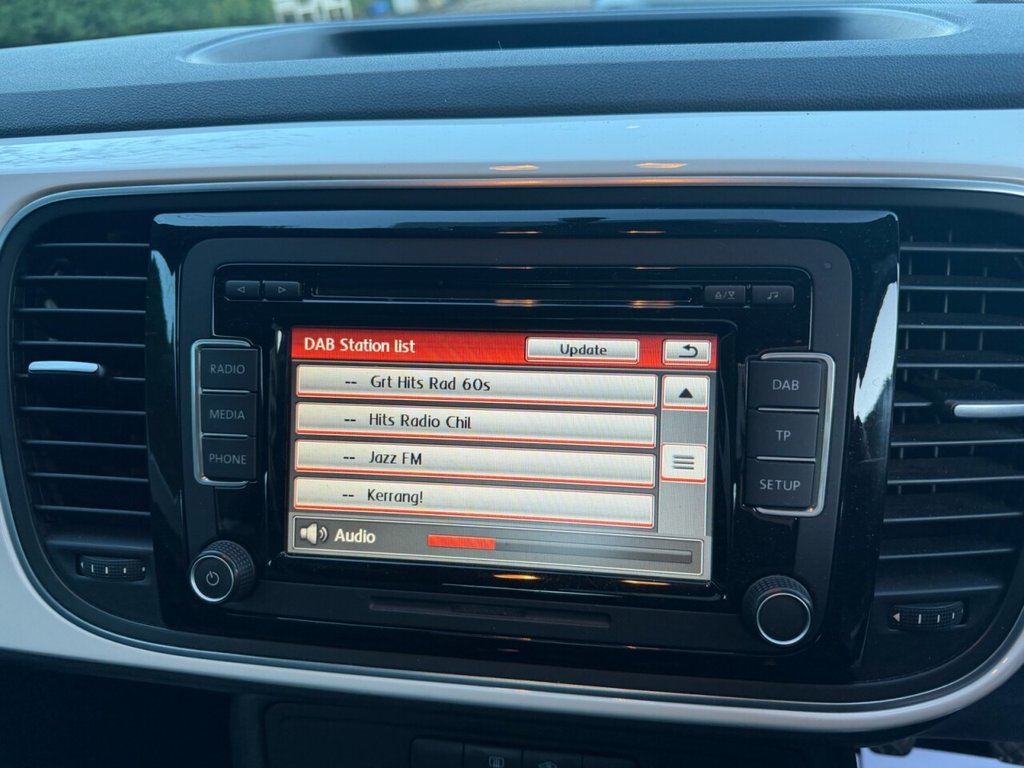 Used Volkswagen Beetle 2015 for sale - 77356676: Photo 17