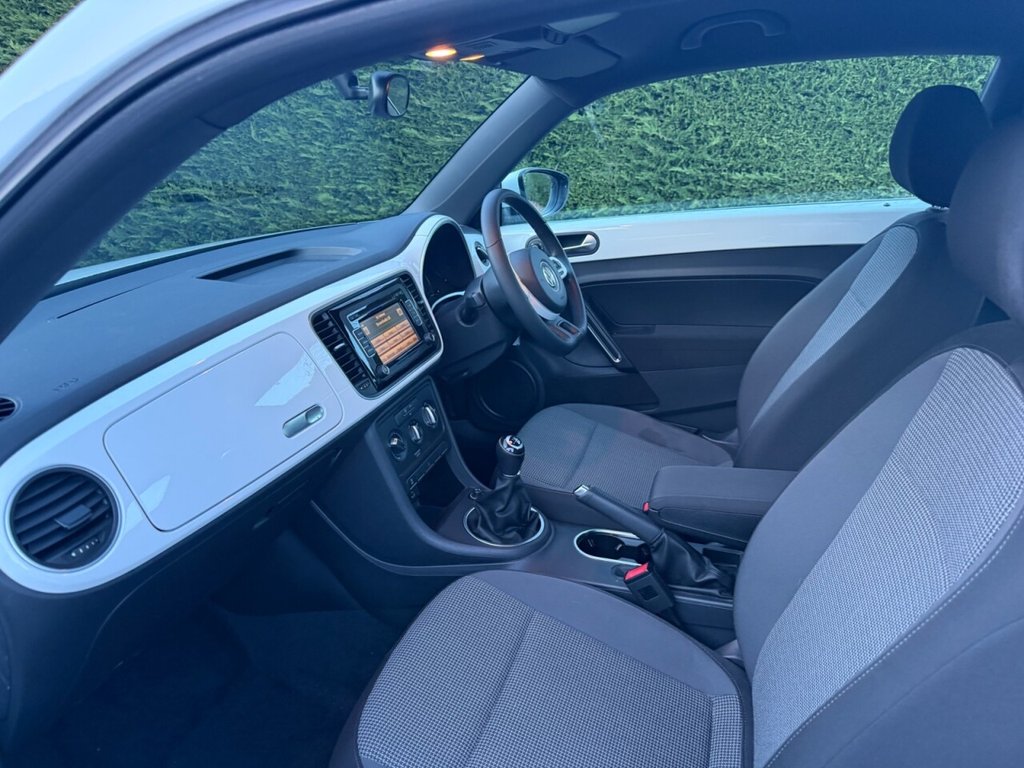 Used Volkswagen Beetle 2015 for sale - 77356676: Photo 19