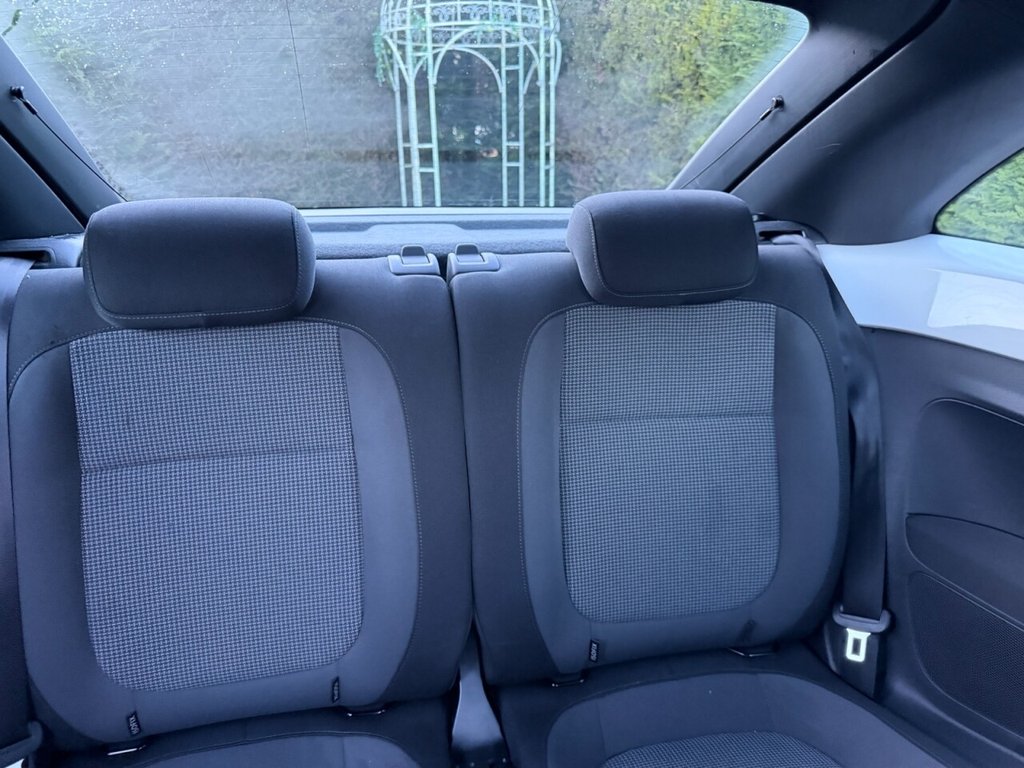 Used Volkswagen Beetle 2015 for sale - 77356676: Photo 21