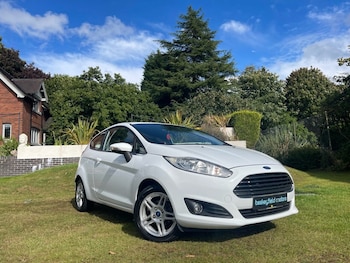 2014 (63) - 1.25 Zetec Hatchback 3dr Petrol Manual Euro 5 (82 ps)