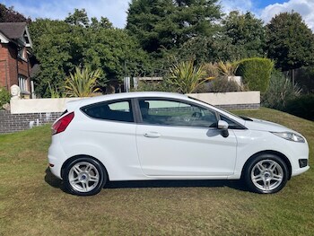 Used Ford Fiesta 2014 for sale - 75777076: Photo