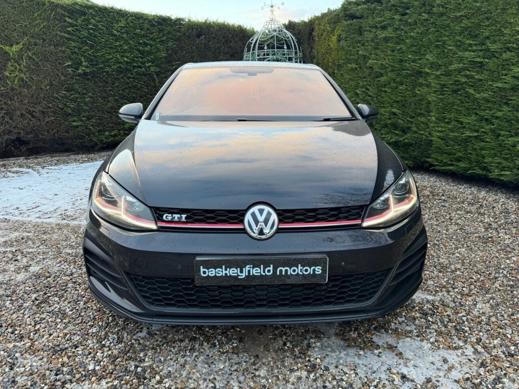 Used Volkswagen Golf 2018 for sale - 77133499: Photo 2