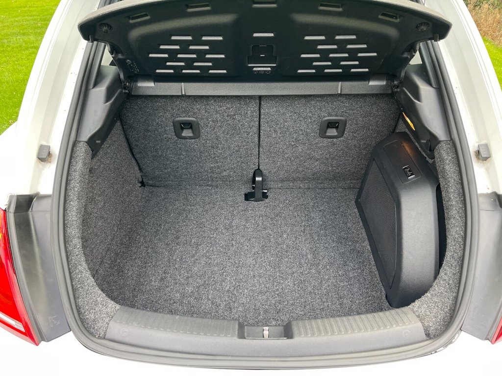 Used Volkswagen Beetle 2012 for sale - 76617223: Photo 39