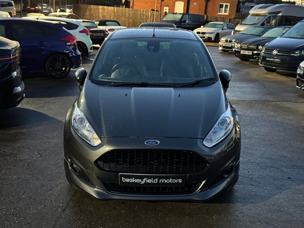 Used Ford Fiesta 2017 for sale - 76711538: Photo 2