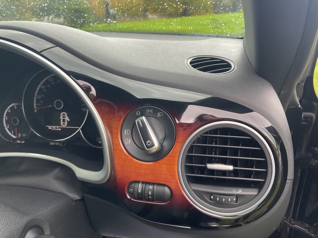 Used Volkswagen Beetle 2013 for sale - 76535573: Photo 24