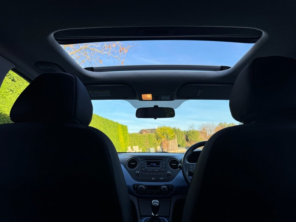 Used Hyundai i10 2015 for sale - 77667303: Photo 33