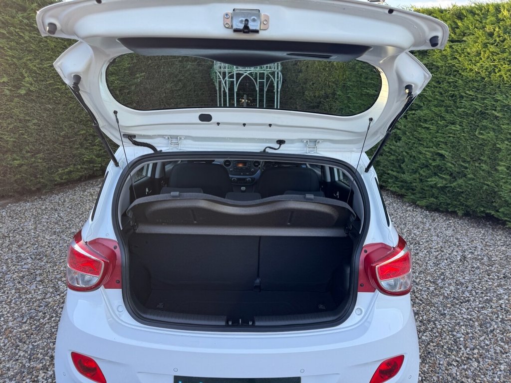 Used Hyundai i10 2015 for sale - 77667303: Photo 38