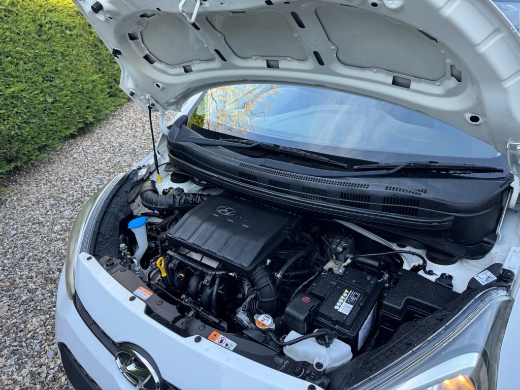 Used Hyundai i10 2015 for sale - 77667303: Photo 9