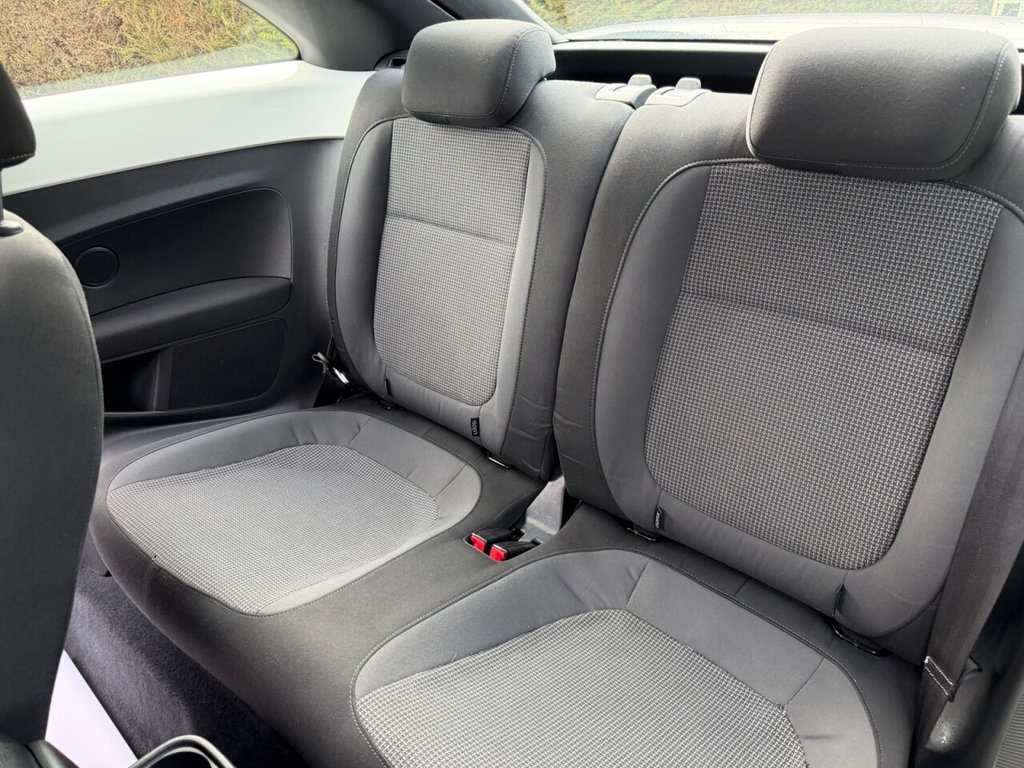 Used Volkswagen Beetle 2012 for sale - 77521301: Photo 21