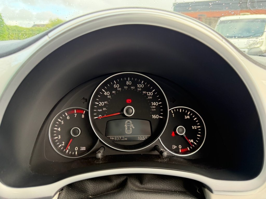 Used Volkswagen Beetle 2012 for sale - 77521301: Photo 26