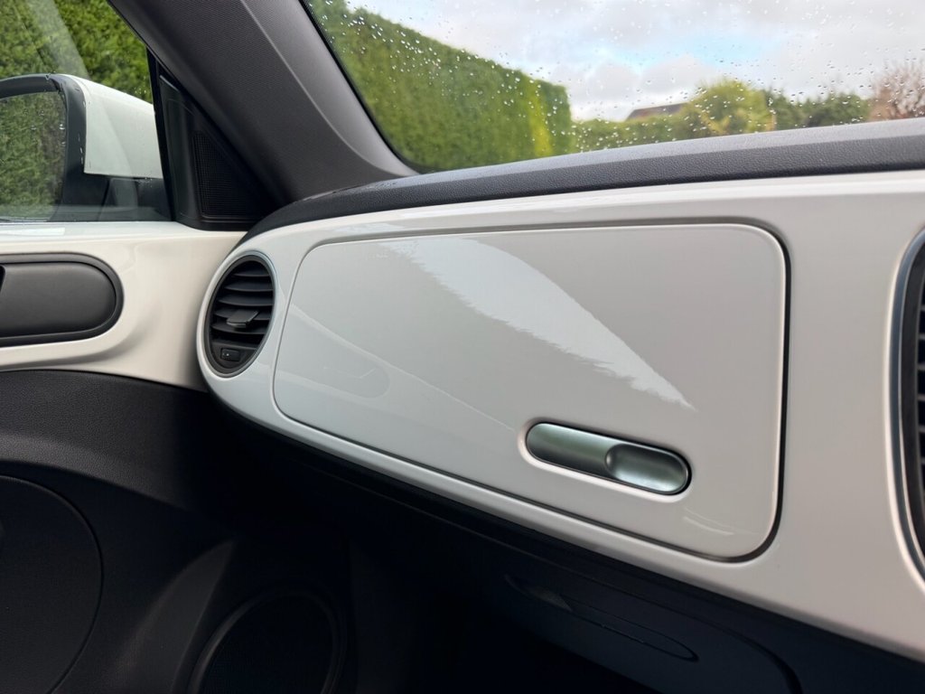 Used Volkswagen Beetle 2012 for sale - 77521301: Photo 27