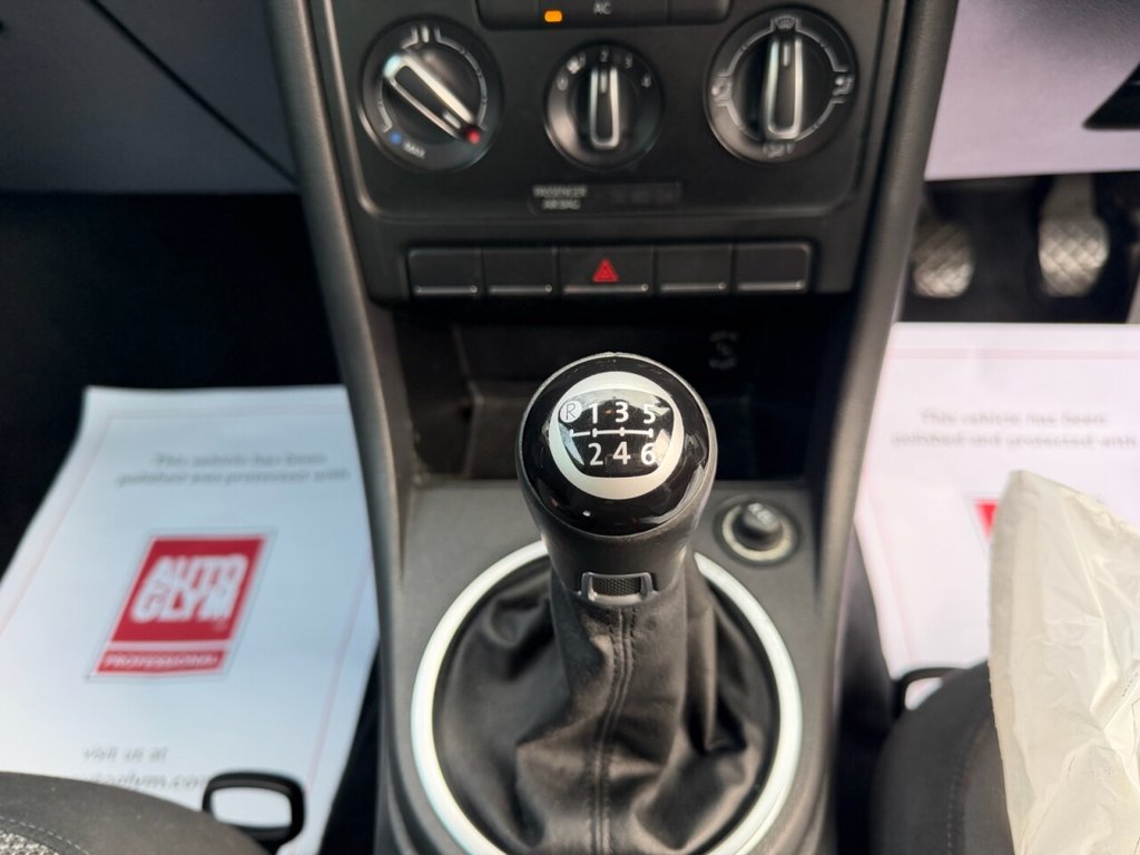 Used Volkswagen Beetle 2012 for sale - 77521301: Photo 28