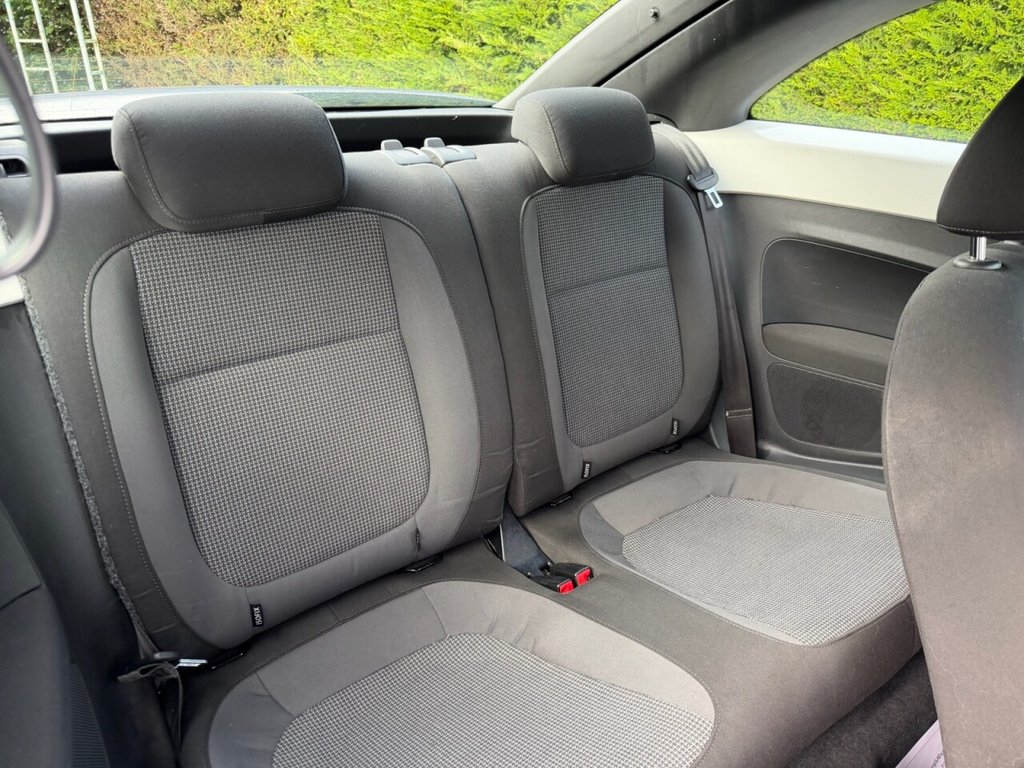 Used Volkswagen Beetle 2012 for sale - 77521301: Photo 31