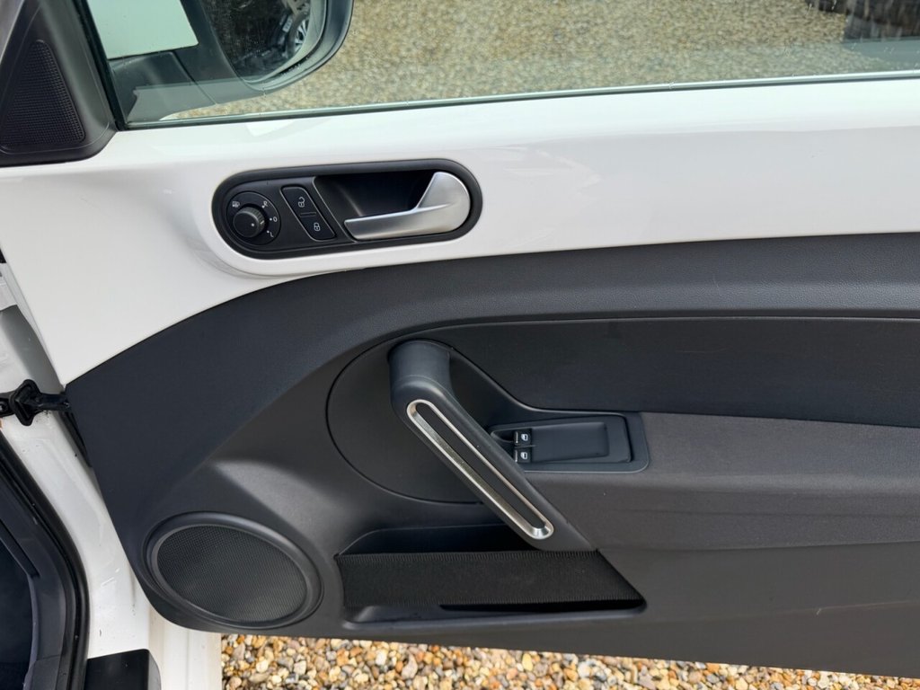 Used Volkswagen Beetle 2012 for sale - 77521301: Photo 32