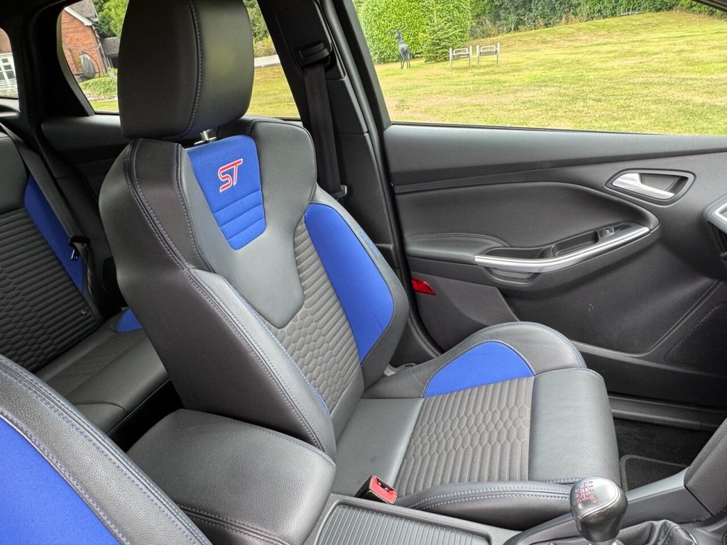 Used Ford Focus 2015 for sale - 76546370: Photo 15