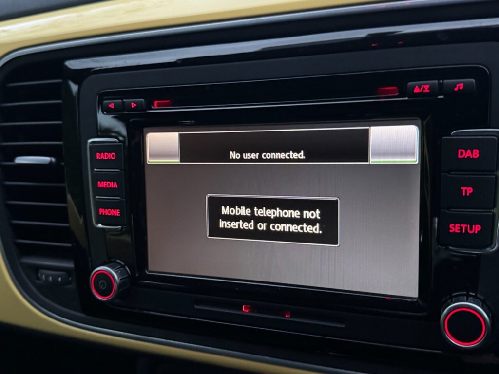 Used Volkswagen Beetle 2012 for sale - 77188610: Photo 23