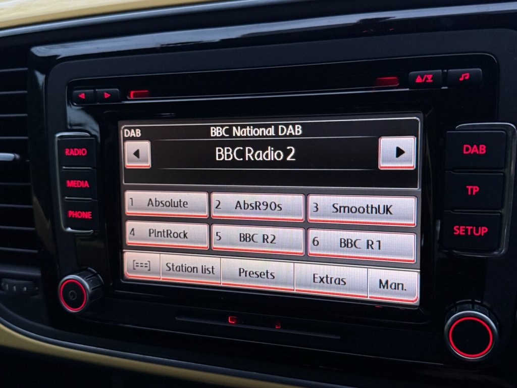 Used Volkswagen Beetle 2012 for sale - 77188610: Photo 24