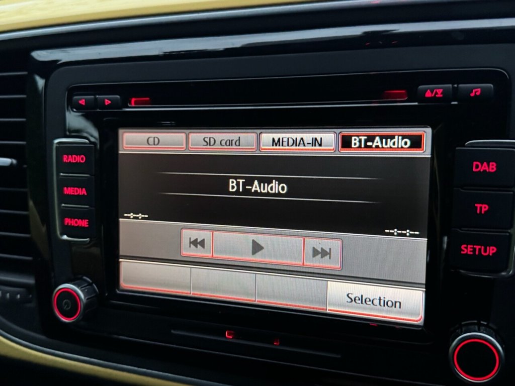 Used Volkswagen Beetle 2012 for sale - 77188610: Photo 25