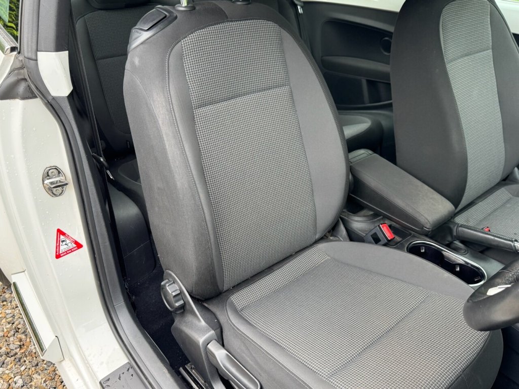 Used Volkswagen Beetle 2012 for sale - 76909784: Photo 14