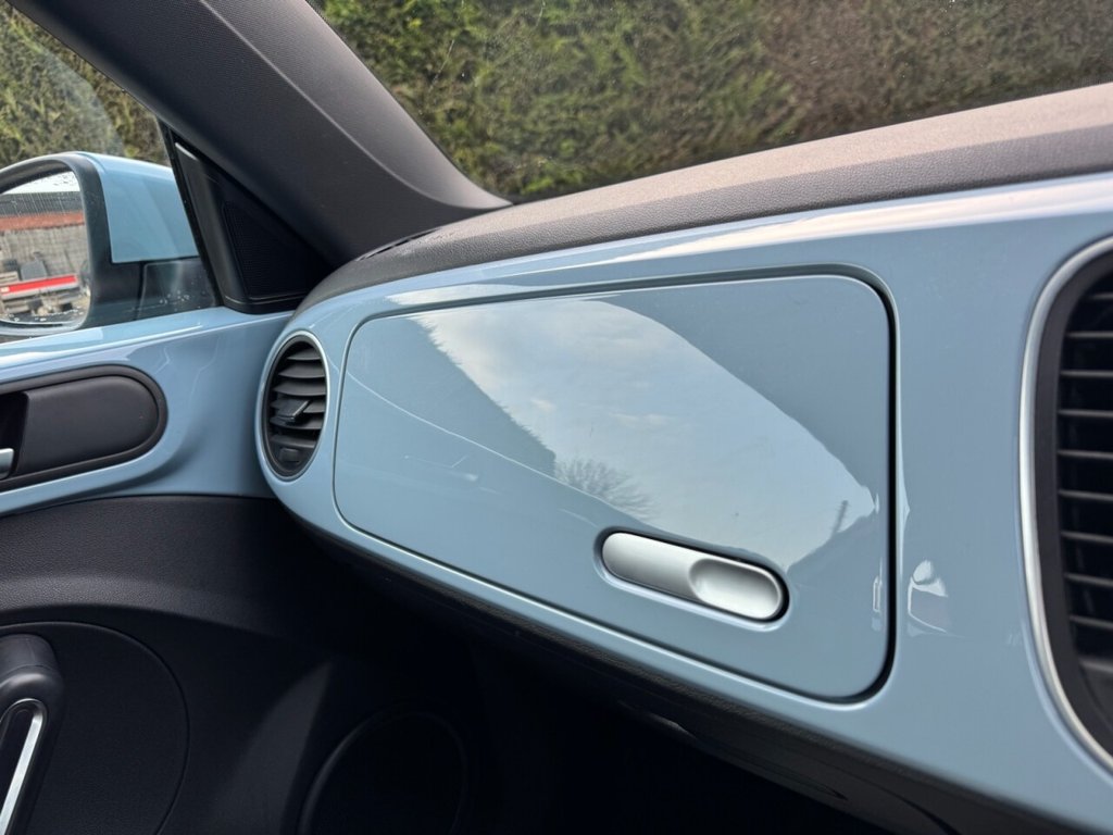 Used Volkswagen Beetle 2013 for sale - 77780108: Photo 24