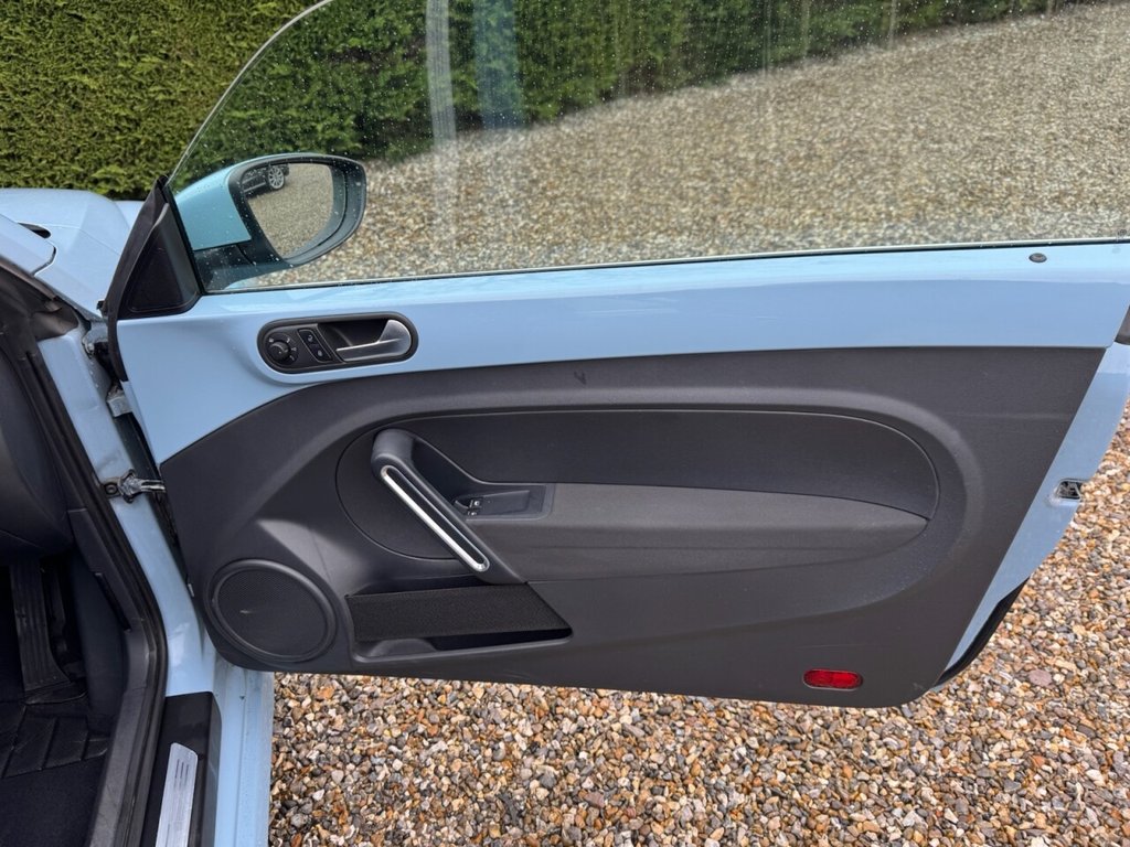 Used Volkswagen Beetle 2013 for sale - 77780108: Photo 30