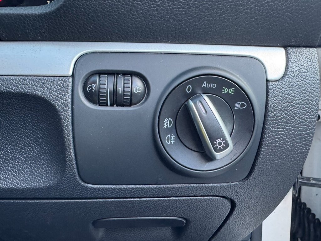 Used Volkswagen Scirocco 2011 for sale - 76740619: Photo 43