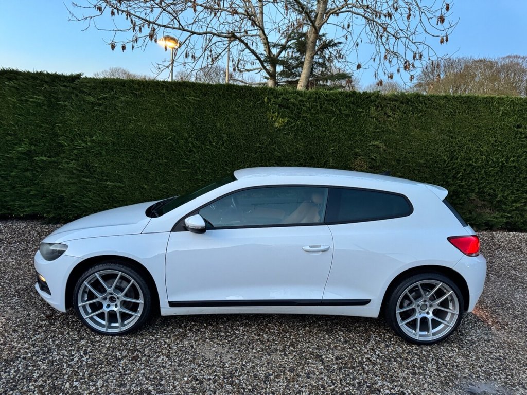 Used Volkswagen Scirocco 2011 for sale - 76740619: Photo 7