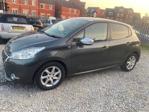 Used Peugeot 208 2015 for sale - 76123609: Photo 12