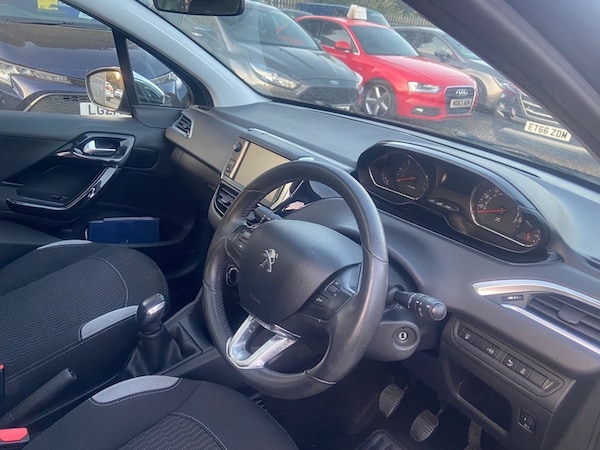 Used Peugeot 208 2015 for sale - 76123609: Photo 19