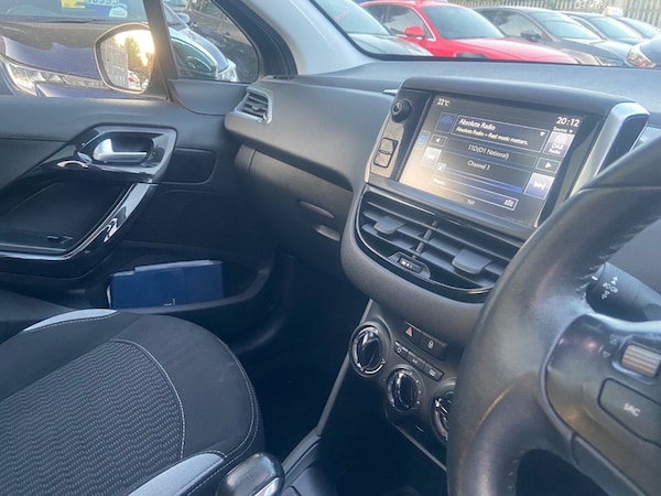 Used Peugeot 208 2015 for sale - 76123609: Photo 20