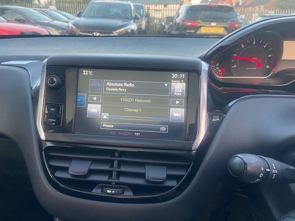 Used Peugeot 208 2015 for sale - 76123609: Photo 22