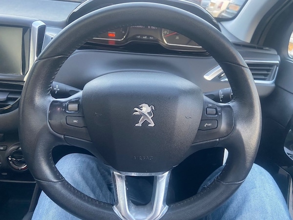 Used Peugeot 208 2015 for sale - 76123609: Photo 23