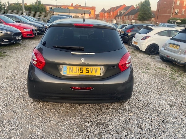 Used Peugeot 208 2015 for sale - 76123609: Photo 6