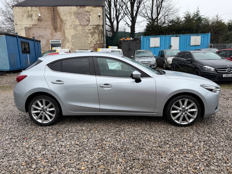 Used Mazda Mazda3 2017 for sale - 77850959: Photo 2