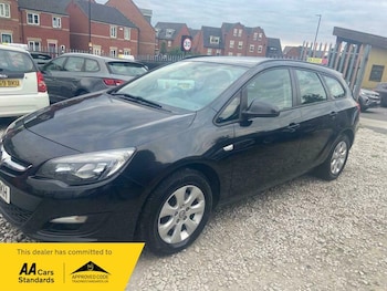 Used Vauxhall Astra 2015 for sale - 76123619: Photo